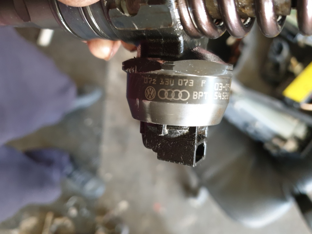 Injectoare Vw Touareg sau Vw Transporter T5 2.5TDI cod 07z 130 073F