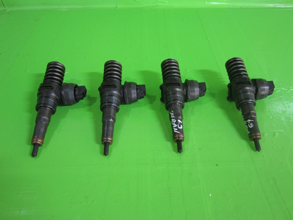 INJECTOARE VW TOURAN 1.9 TDI 74KW 100CP FAB. 2003 - 2015⭐⭐⭐⭐⭐
