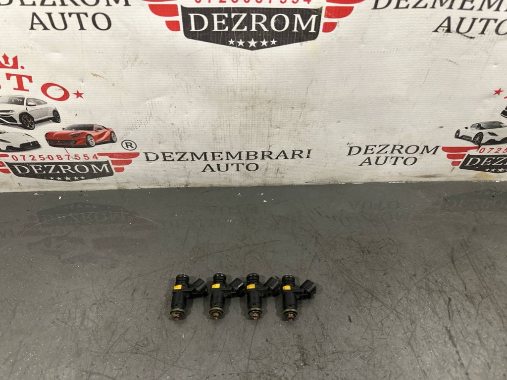 Injector 036906031AG VW Polo IV Hatchback (9N) 1.4 16V 80 cai BUD