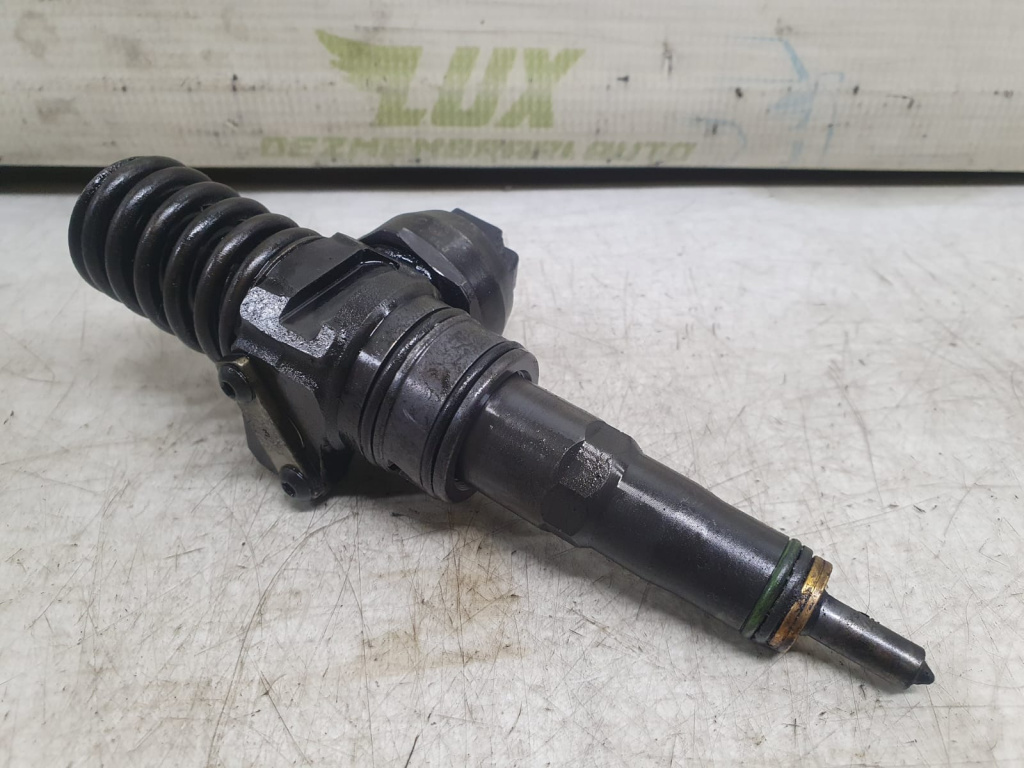 Injector 038130073bn 1.9 tdi BLS Volkswagen VW Golf 5 [2003 - 2009]