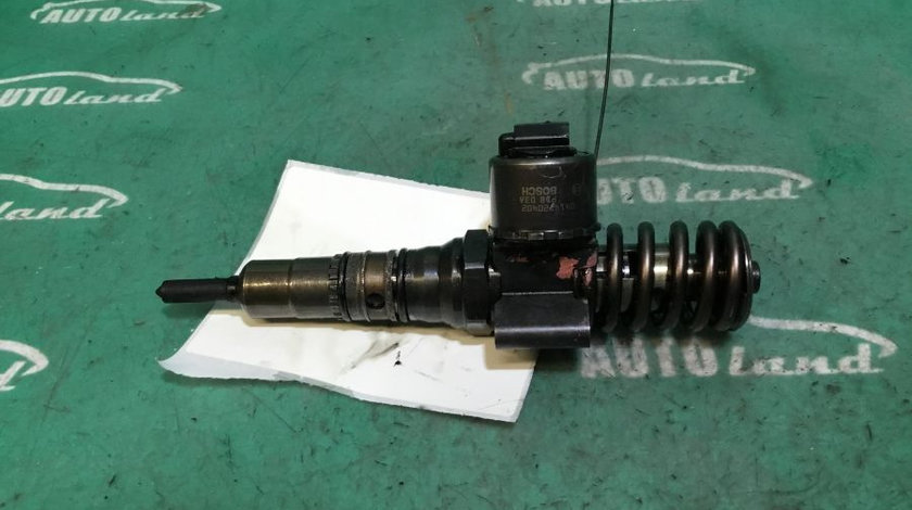 Injector 03g130073b 2.0 TDI Volkswagen TOURAN 1T1,1T2 2003