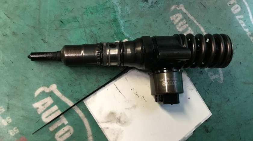 Injector 03g130073b 2.0 TDI Volkswagen TOURAN 1T1,1T2 2003