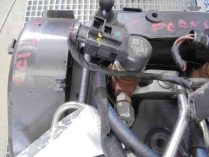 Injector, 03L130277B, Skoda Octavia 2 Combi (1Z5) 1.6 tdi (pr:110747)