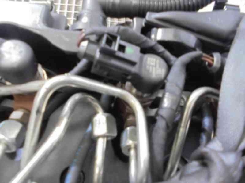 Injector, 03L130277B, Skoda Octavia 2 Combi (1Z5) 1.6 tdi (pr:110747)