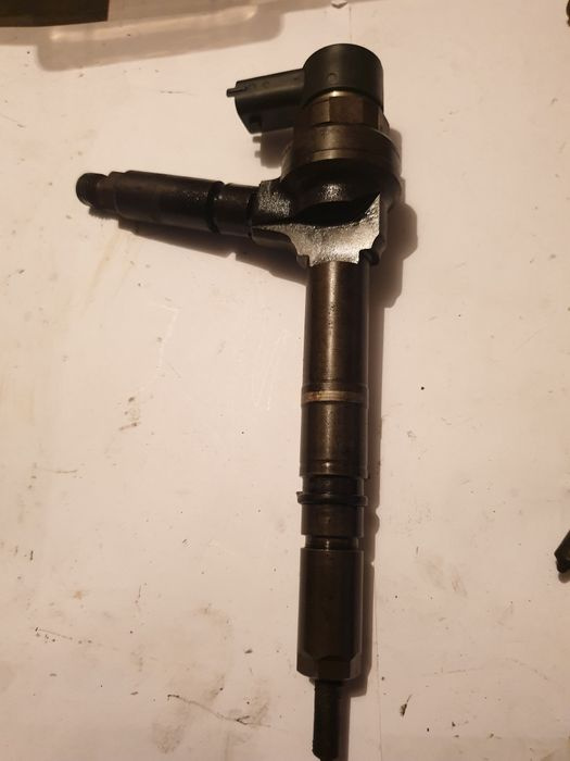 Injector 0445110175 Opel Astra H 1.7 cdti 74 kw 101 cp euro 4 Z17DTH