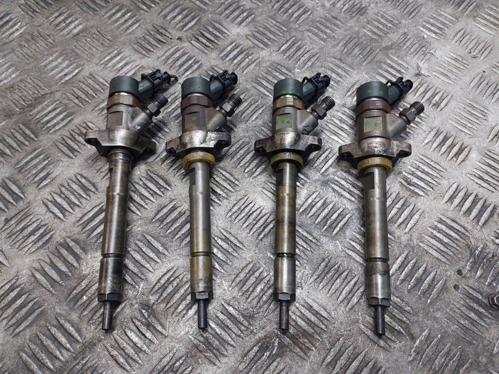 Injector 0445110239 Peugeot Expert 1.6 HDI an fab. 2007 - 2016