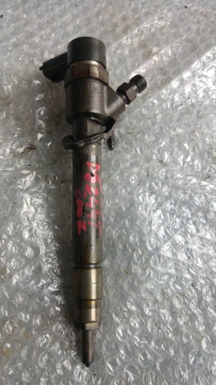 Injector 0445110251 2.4 d5 xc awd d5244t volvo xc70 cross country v70 2 s80 184 s60 30750283
