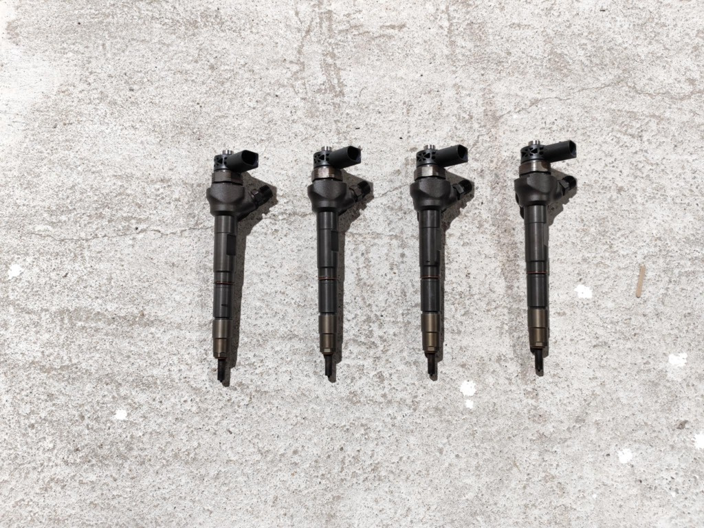 Injector 04L130277AJ Audi A3 8V 1.6 TDI an fab. 2012 - 2015