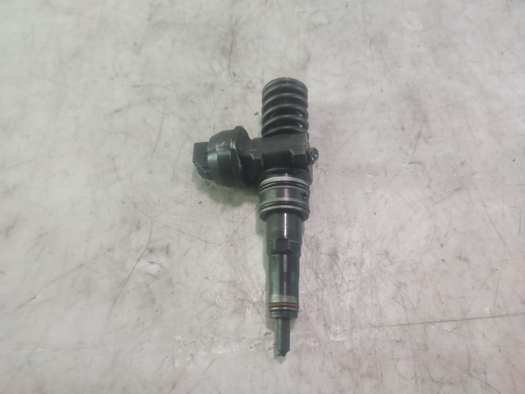 Injector 070130073r 2.5 tdi BAC Volkswagen VW Touareg generatia 1 7L [2002 - 2007] 2.5 tdi BAC