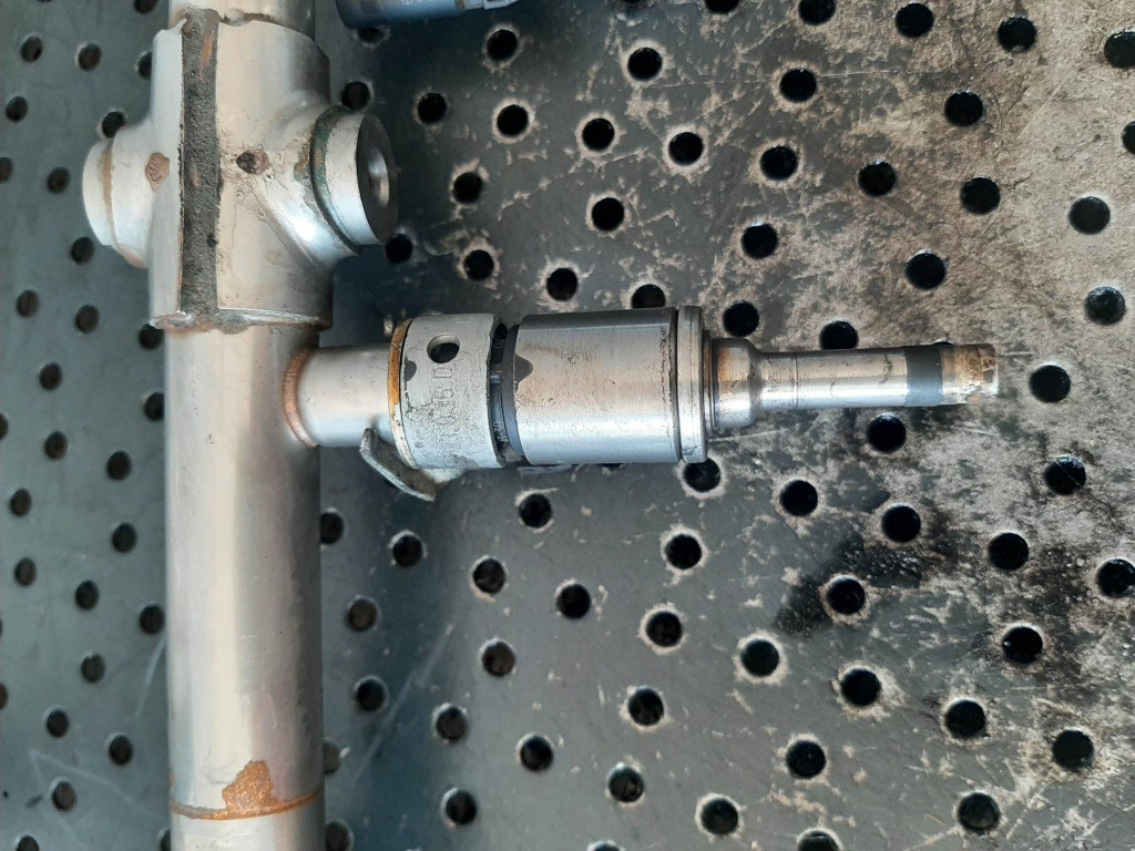 Injector 1.0 b chz vw t-roc vw golf 7 skoda octavia 3 audi a3 8v 04e133036d