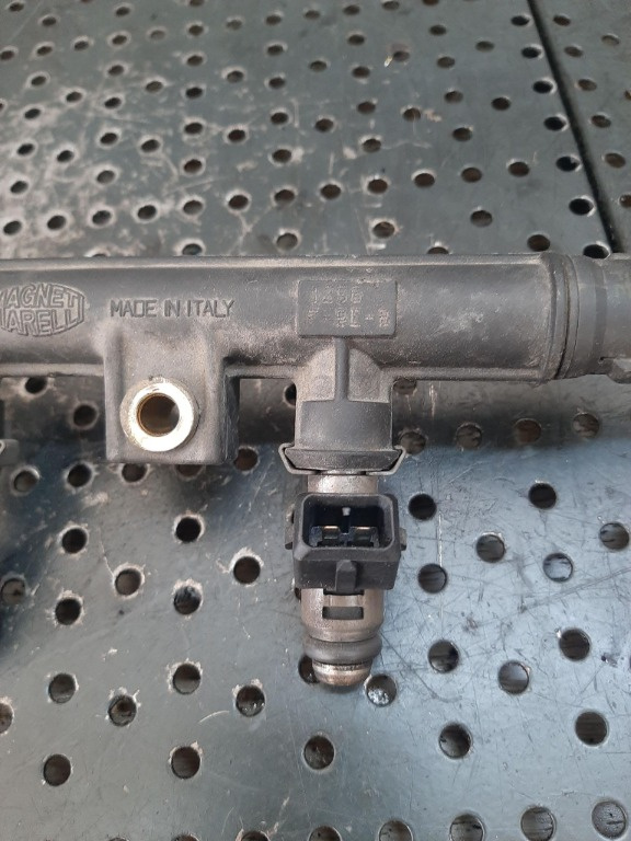 Injector 1.2 b 188a4000 fiat punto panda lancia ypsilon