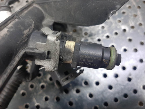 Injector 1.2 b renault clio 3 twingo 3 modus 8200885287 h8200579115