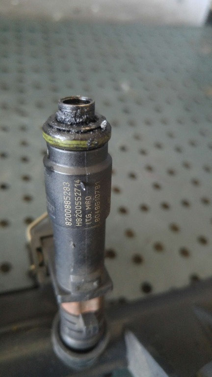 Injector 1.2 b renault twingo 2 cn0 8200885283 h8200552714 8200734317