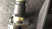 Injector 1.2 b tce renault clio 3 dupa 2007 820088...