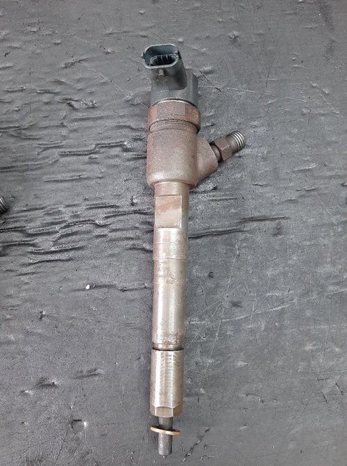 Injector 1.3 d 0445110183 fiat doblo fiorino idea panda punto 500