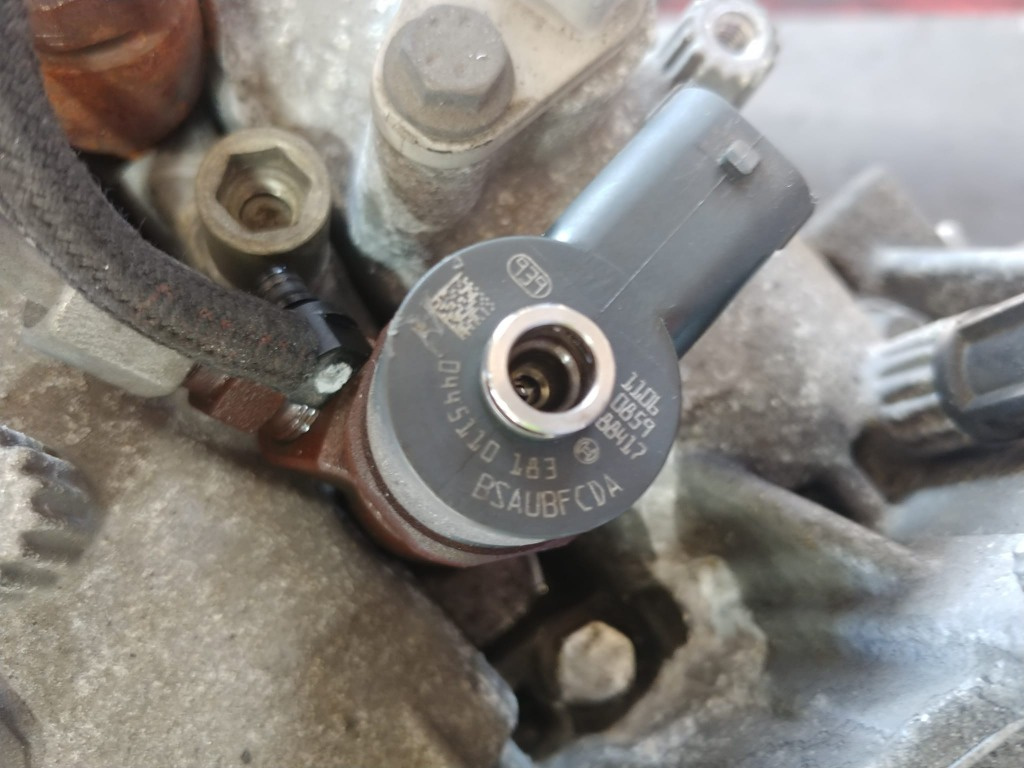 Injector 1.3 d 0445110183 fiat doblo fiorino idea panda punto 500 qubo strada lancia ypsilon musa
