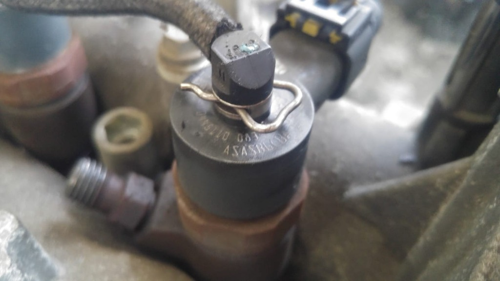 Injector 1.3 d multijet 188a9000 fiat punto 0445110083