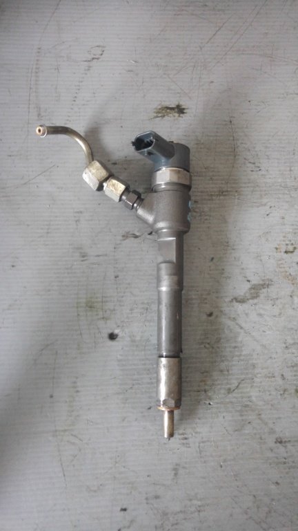 Injector 1.3 d multijet fiat doblo idea panda punto 500 alfa romeo mito 0986435204
