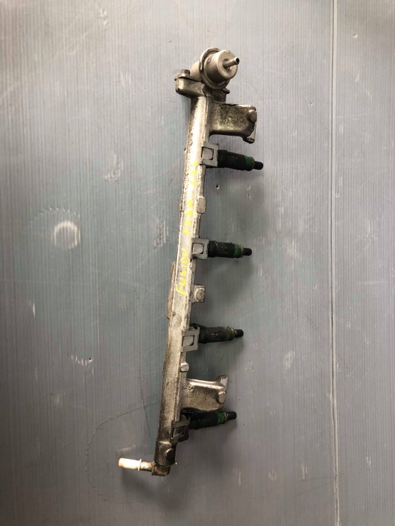 Injector 1.4 b ford fiesta 5 98mf-bb9f593 98mfbb9f593