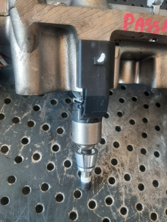 Injector 1.4 tfsi cdg vw passat b6 3c ihp072g 05174d