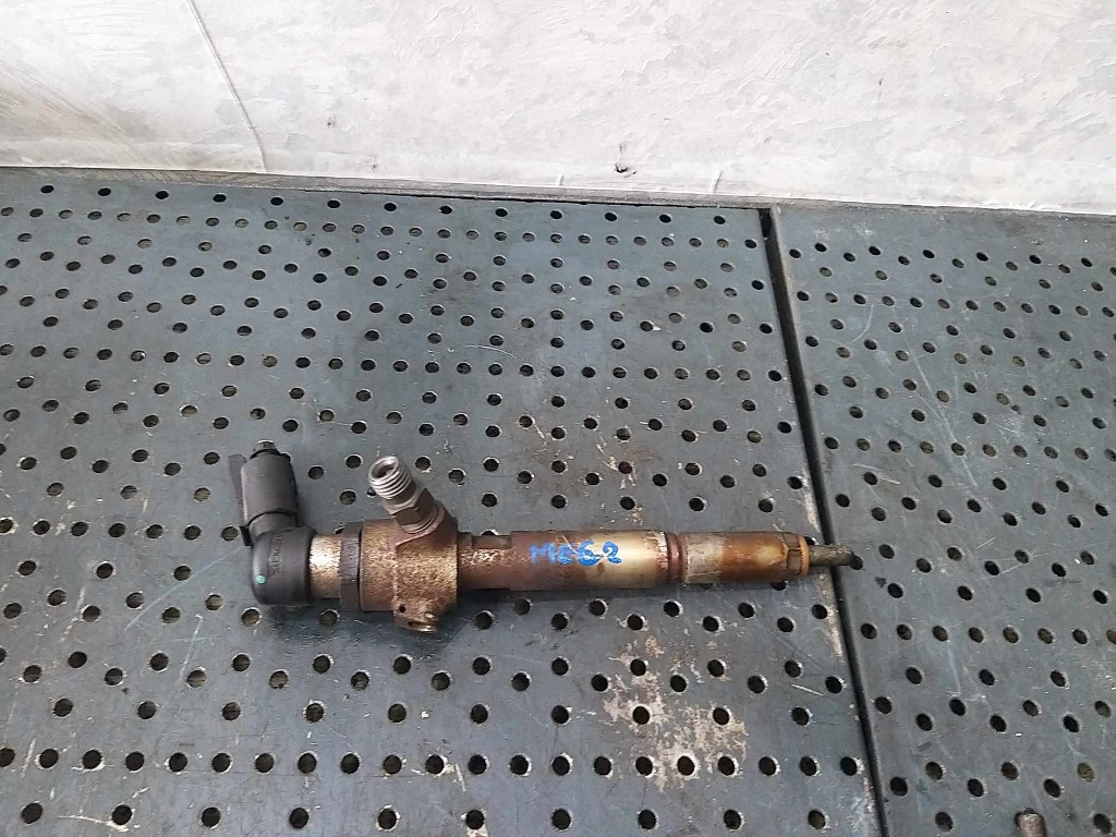 Injector 1.5 dci renault megane 2 h8200294788 8200842205