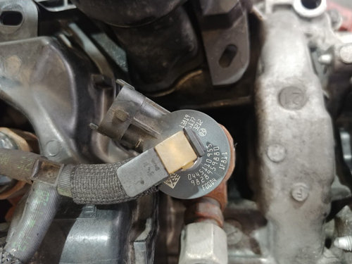 Injector 1.5cdti yh01 opel vivaro c peugeot 308 3008 5008 9828959880 0445110955