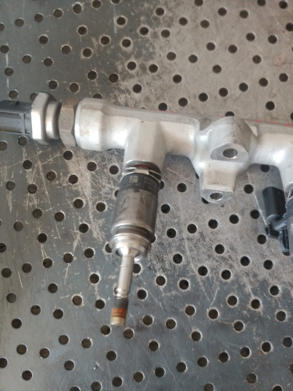 Injector 1.5tsi dad vw t-roc golf 7 golf 8 skoda octavia 3 audi a3 8v 04e906036ad