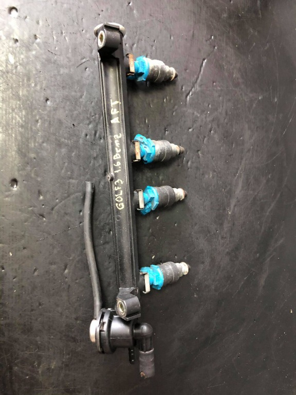 Injector 1.6 b aft vw golf 3 037906031ad 037906031 037133317n