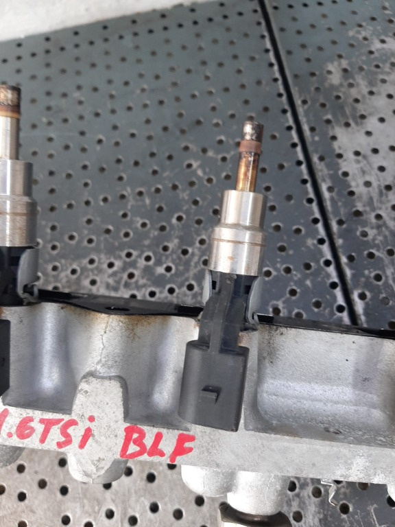 Injector 1.6 fsi blf vw golf 5 passat b6 skoda octavia 2 audi a3 8p seat leon 0261500016