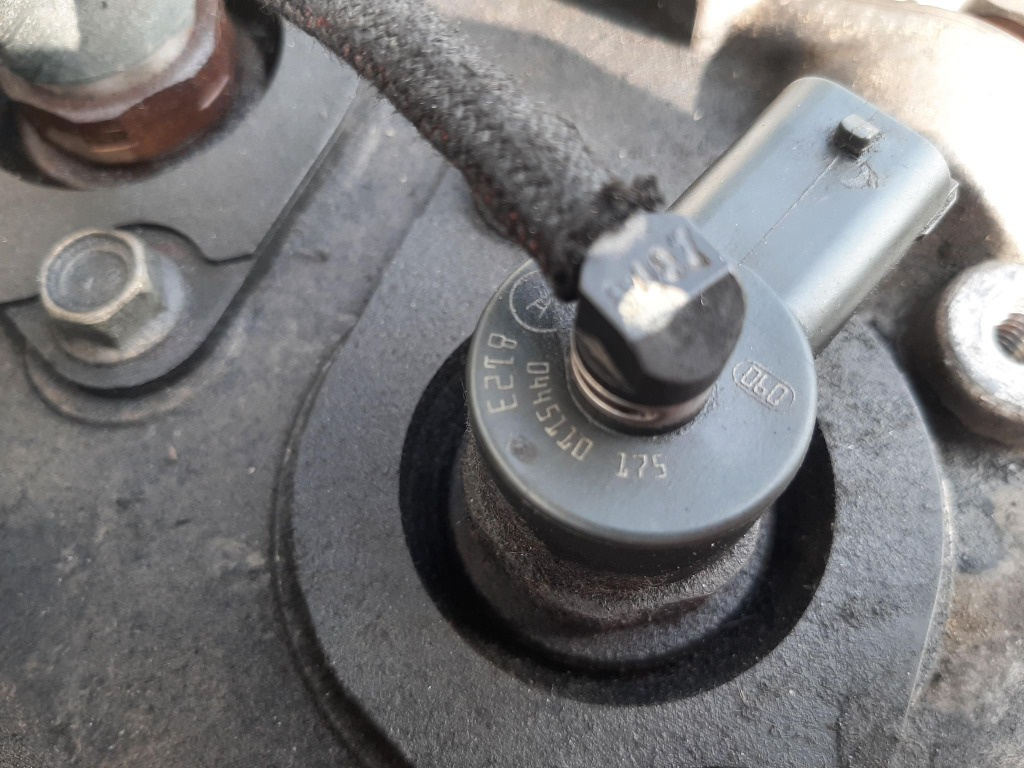 Injector 1.7 cdti z17dth opel astra h corsa c meriva a 0445110175