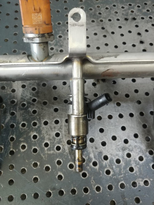 Injector 1.8 tfsi cda skoda yeti 5l 0261500074