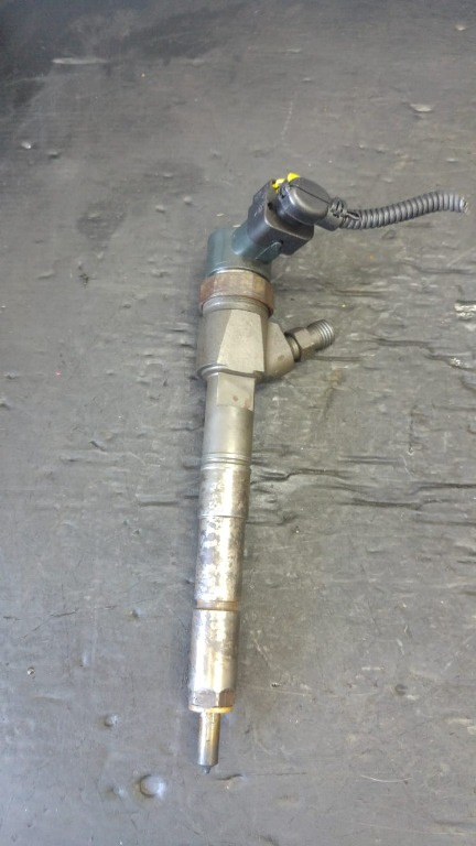 Injector 1.9 jtd 939a2000 150 cp fiat croma alfa romeo 159 0445110391
