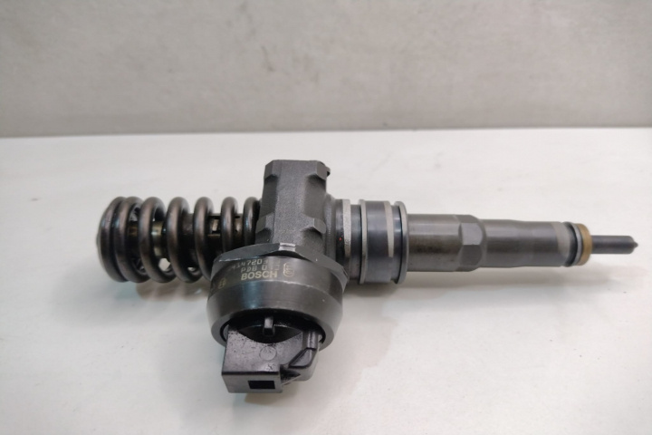 Injector 1.9 tdi 038130073BN CS / 038130073b Seat Leon