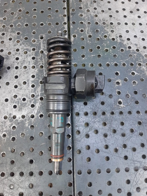 Injector 1.9 tdi ajm vw bora passat b5 golf 4 audi a4 b5 skoda fabia 1 038130073f