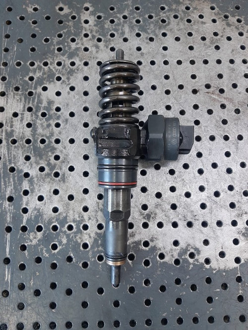 Injector 1.9 tdi vw golf 4 bora passat b5 audi a3 8p 038130073j