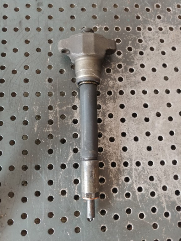 Injector 2.0 d bmw seria 3 e46 136 cp