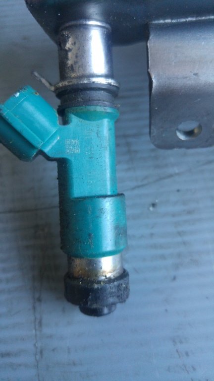 Injector 2.0 i awd fb20 subaru forester sj legacy xv gp 181023210 v dupa 2012
