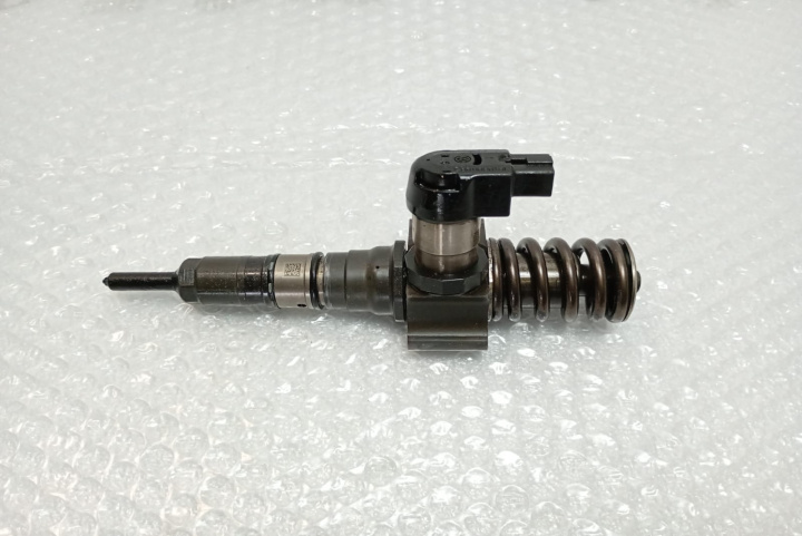 Injector 2.0 tdi 03G130073S Volkswagen VW Passat CC [2008 - 2012]