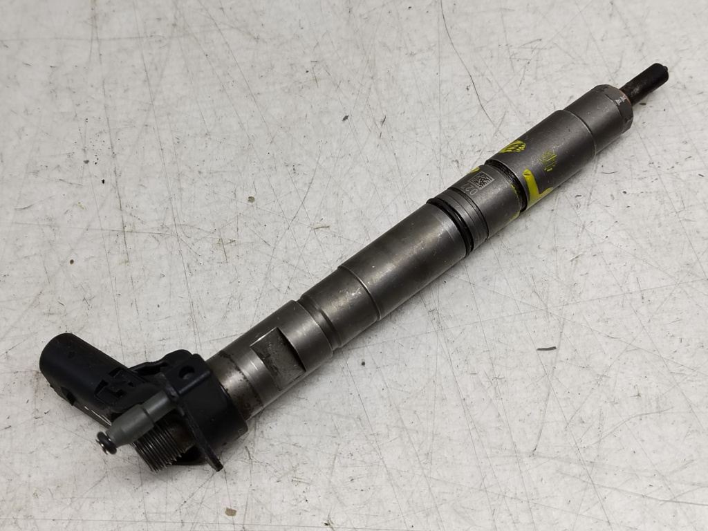 Injector 2.0 tdi bmr bkp cfg 03l130277 0445116030 Volkswagen VW Passat B6 [2005 - 2010]