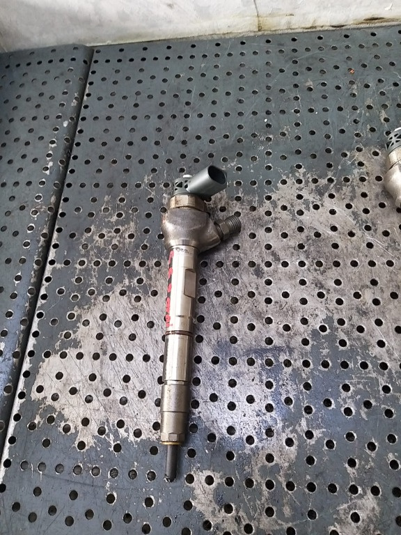 Injector 2.0 tdi vw golf 7 0445110471 04l130277ae