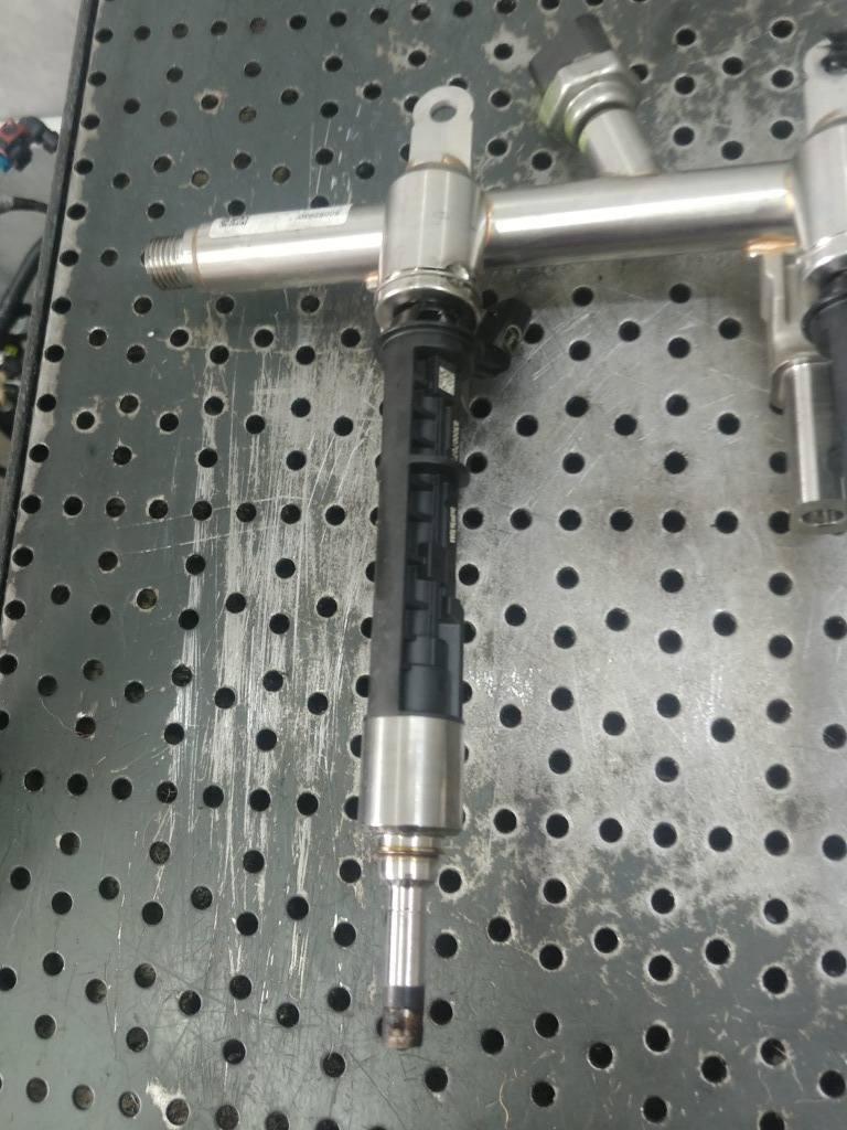 Injector 2.0b 55273835 alfa romeo giulia stelvio 0261500414