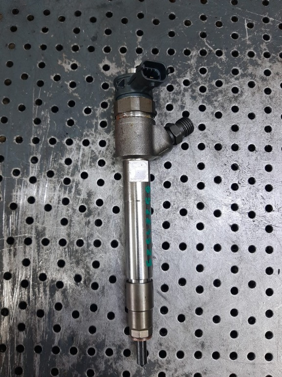Injector 2.2 d alfa romeo giulia stelvio 0445110674