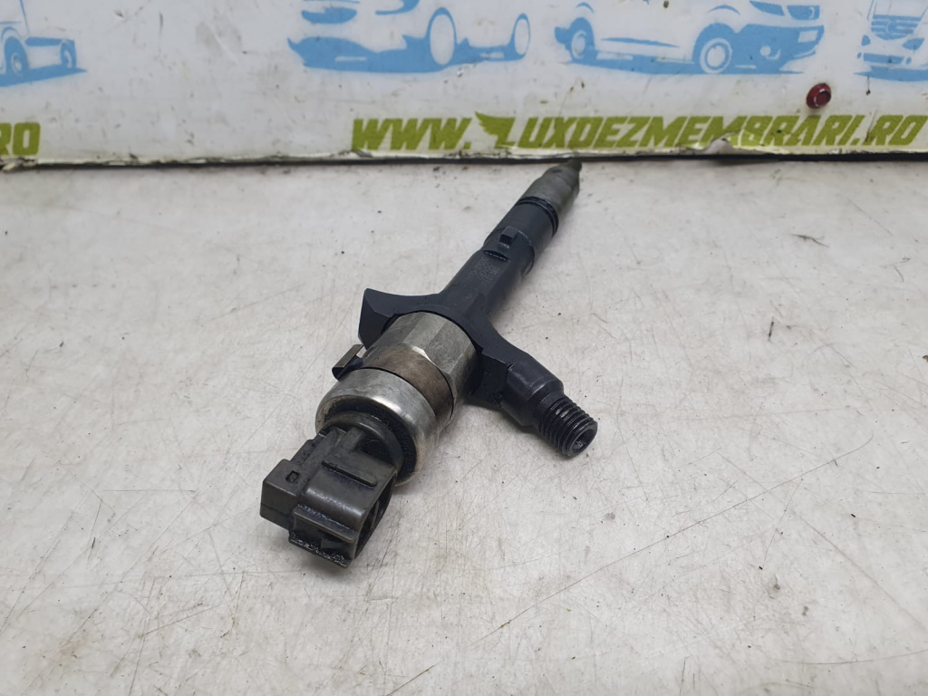 Injector 23670-27030 2.0 d-4d 1CD-FTV Toyota Rav 4 2 [facelift] [2003 - 2006] 2.0 d-4d 1CD-FTV