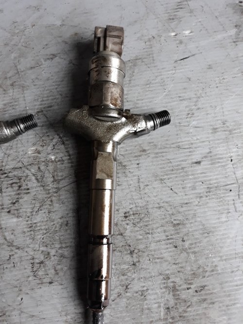 Injector 3.0 cdti y30dt 3.0 p9x 715 opel vectra c gts z02 signum renault espace 4 vel satis bj0 dupa...