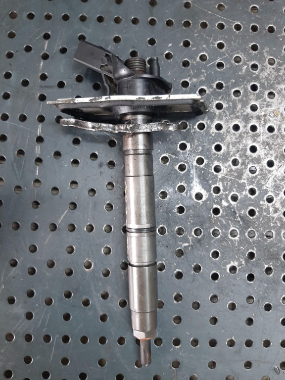 Injector 3.0 tdi audi a8 audi a6 4f c6 a4 b8 a8 0445115004 059130277q