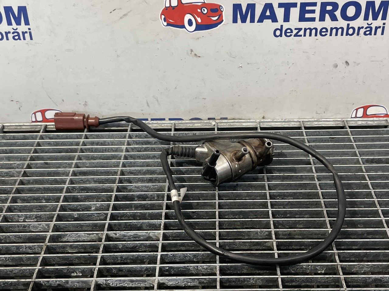 INJECTOR AD BLUE AUDI A4 A4 2.0 TDI - (2015 2018)