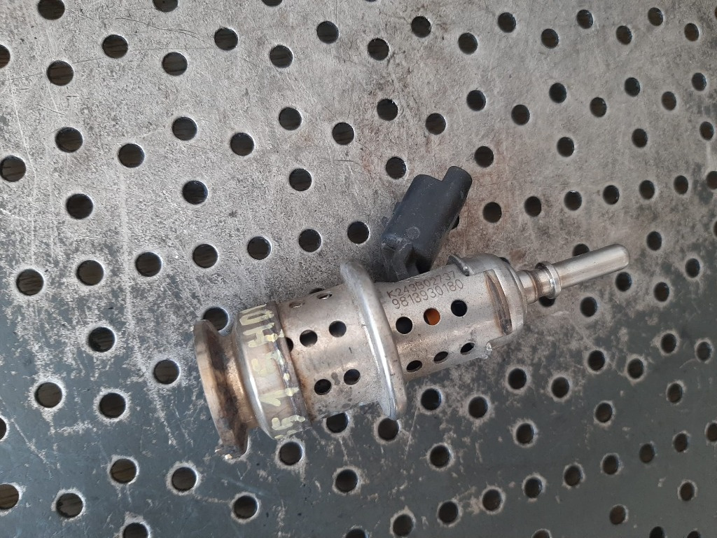 Injector adblue 1.5 hdi yh01 citroen c5 peugeot 308 3008 expert 3 opel vivaro c citroen jumpy 9813930180