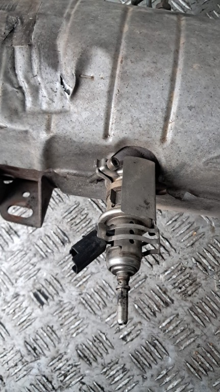 Injector AdBlue 1.5 HDI YHZ Peugeot 308 T9 an 2019 cod 9813930180