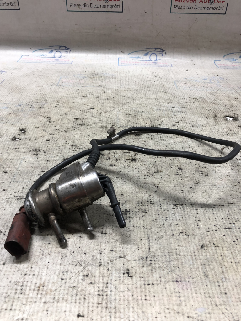 INJECTOR ADBLUE Audi A4 B8 2014, 04L131113J