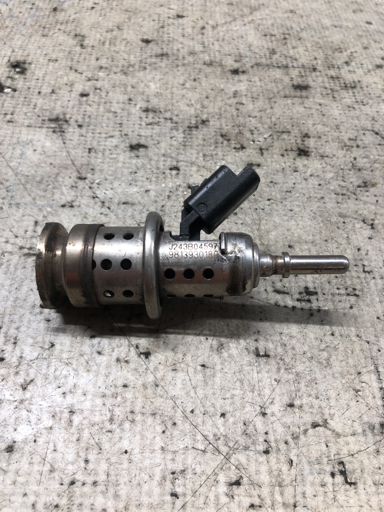 INJECTOR ADBLUE Peugeot 3008 2012, 9813930180